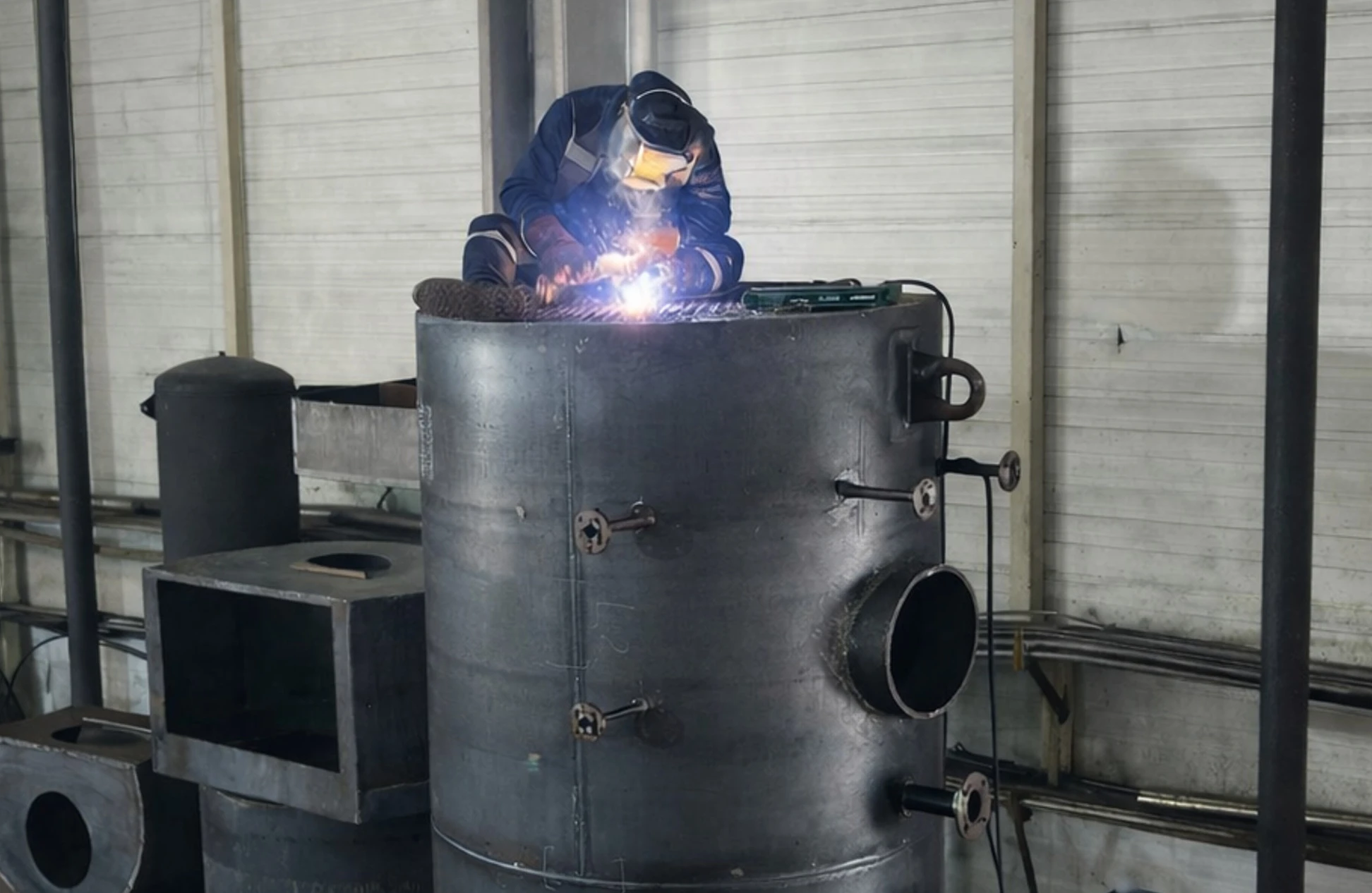 <span>Atık ısı Geri Kazanım ve</span> <br>Endüstriyel Enerji Sistemlerinde<br>Mühendislik Çözümleri